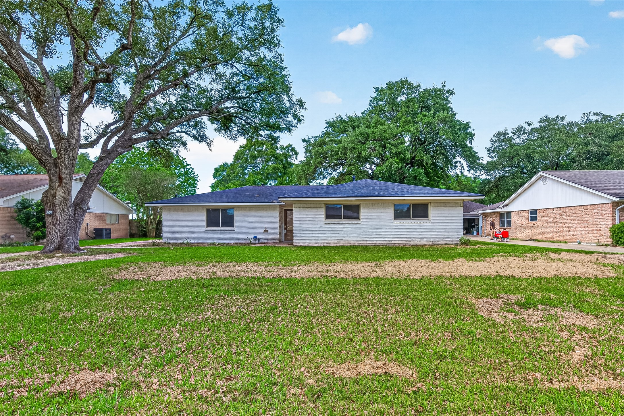 809 Bernard Avenue Rosenberg, TX 77471 - Photo 4 of 50