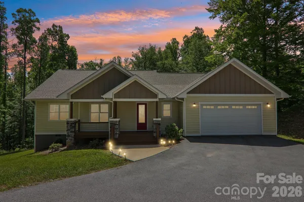$630,000 | 318 Cider Hl Lane, Hendersonville, NC 28792