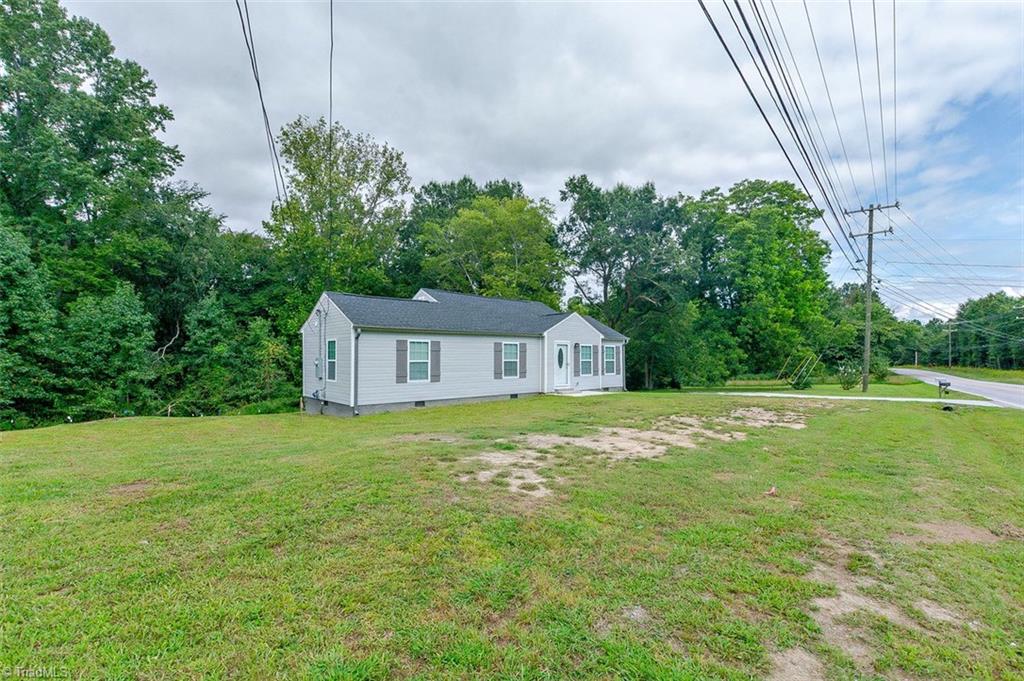 299 Lake Road Thomasville, NC 27360 - Photo 2 of 30 Gallery Image 2
