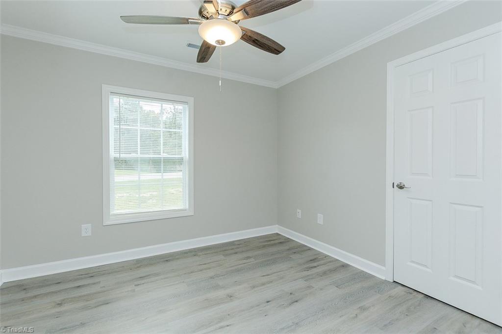 299 Lake Road Thomasville, NC 27360 - Photo 14 of 30 Gallery Image 14