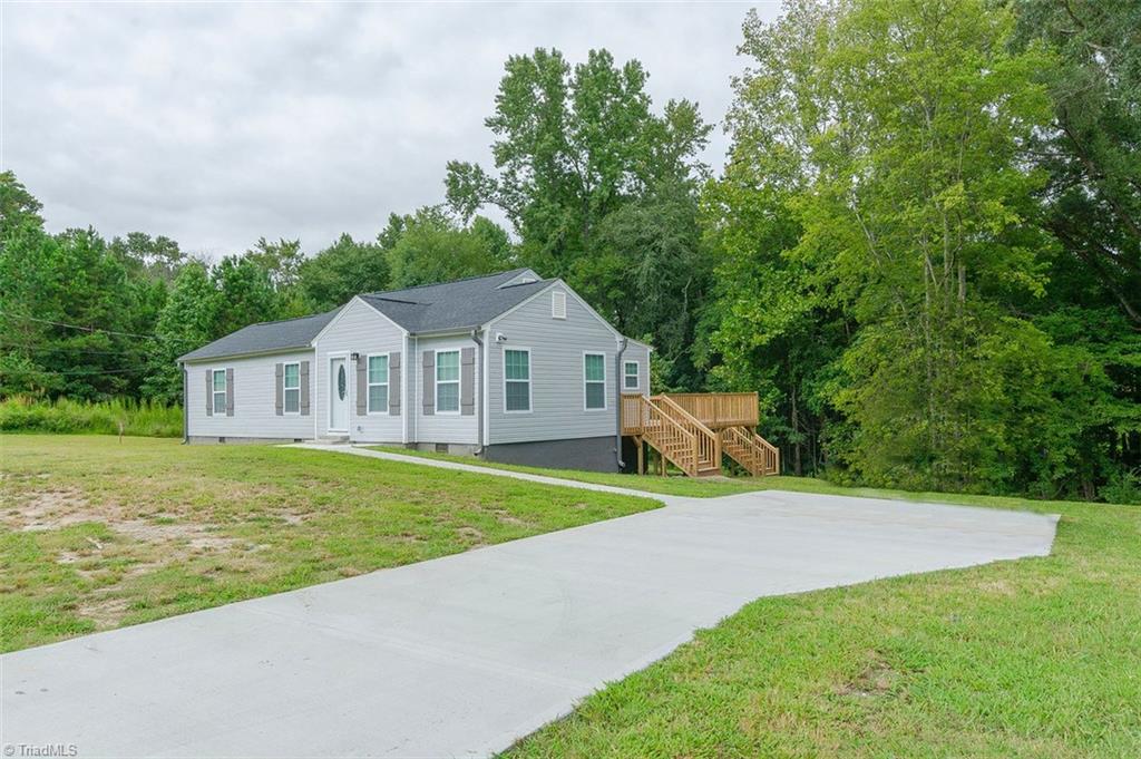 299 Lake Road Thomasville, NC 27360 - Photo 3 of 30 Gallery Image 3