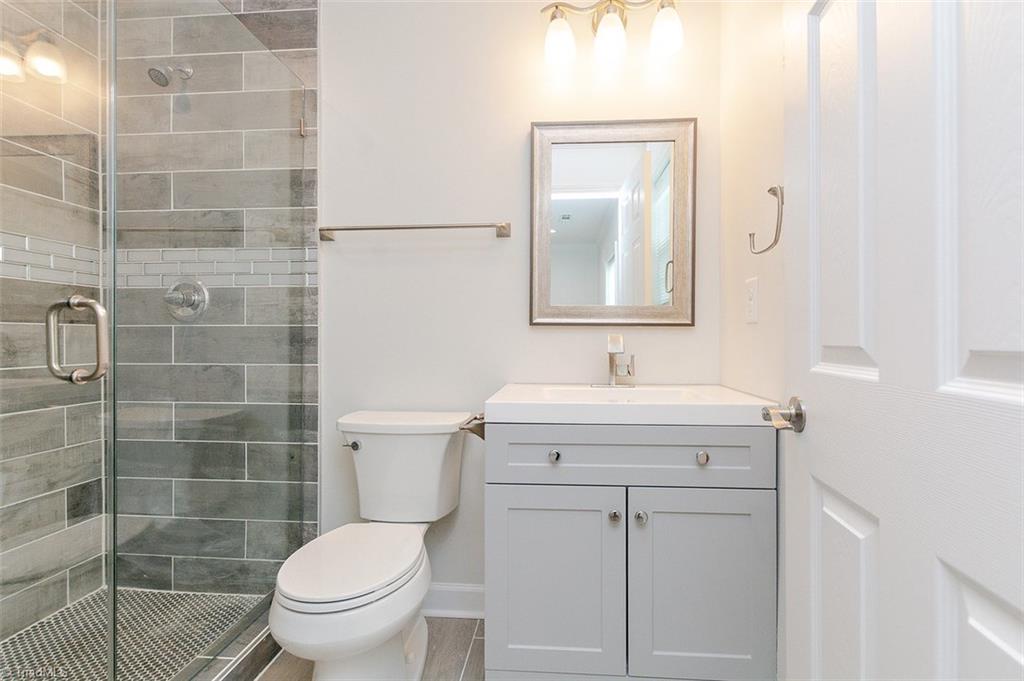 299 Lake Road Thomasville, NC 27360 - Photo 21 of 30 Gallery Image 21