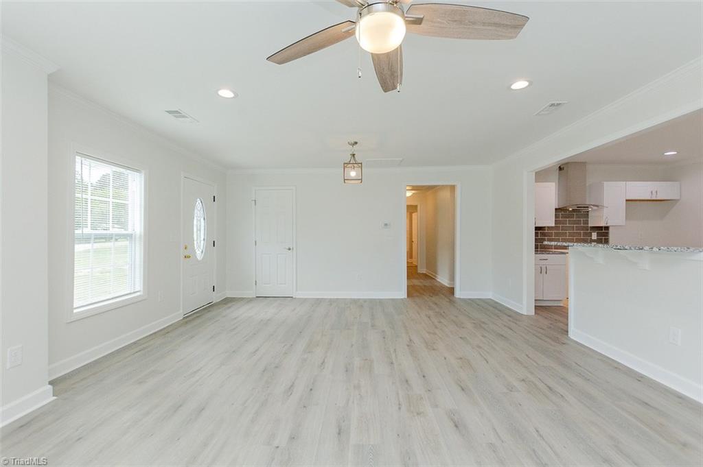 299 Lake Road Thomasville, NC 27360 - Photo 4 of 30 Gallery Image 4