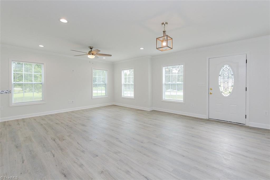 299 Lake Road Thomasville, NC 27360 - Photo 5 of 30 Gallery Image 5