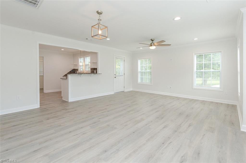 299 Lake Road Thomasville, NC 27360 - Photo 6 of 30 Gallery Image 6