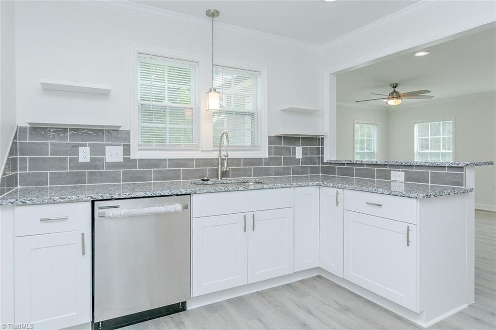 299 Lake Road Thomasville, NC 27360 - Photo 7 of 30 Gallery Image 7