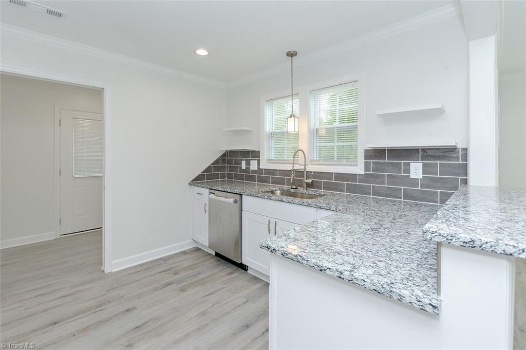 299 Lake Road Thomasville, NC 27360 - Photo 10 of 30 Gallery Image 10