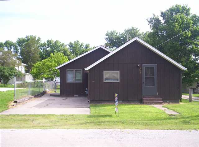 203 3rd Street Hampton, IL 61256 - Photo 1 of 5 Gallery Image 1