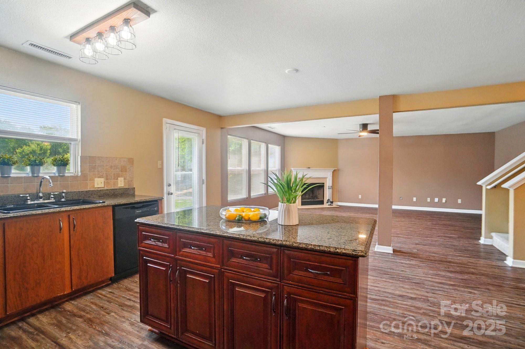 8604 Rockmoor Ridge Road Charlotte, NC 28215 - Photo 5 of 23 Gallery Image 5