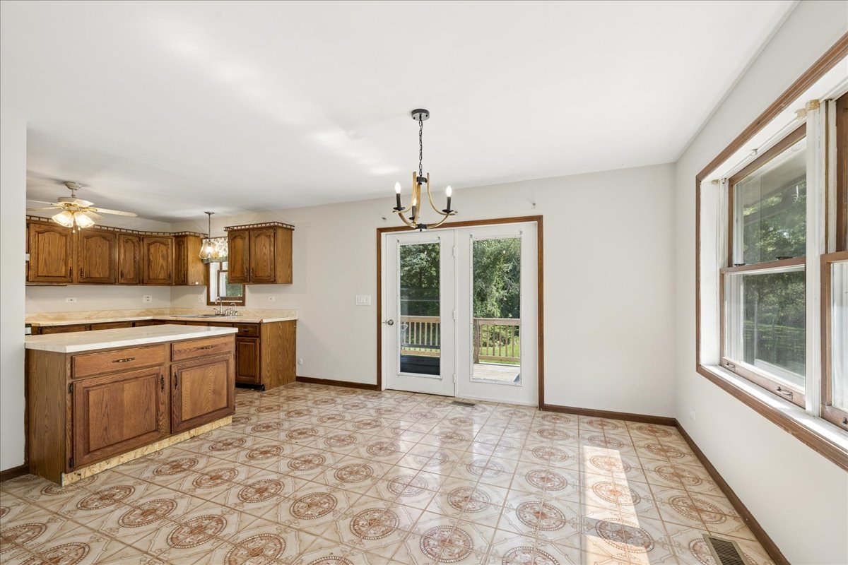 4512 South Ridgeway Road Ringwood, IL 60072 - Photo 8 of 25 Gallery Image 8