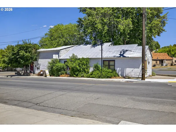$299,000 | 234 South Canyon Boulevard, Unit 1190, John Day, OR 97845