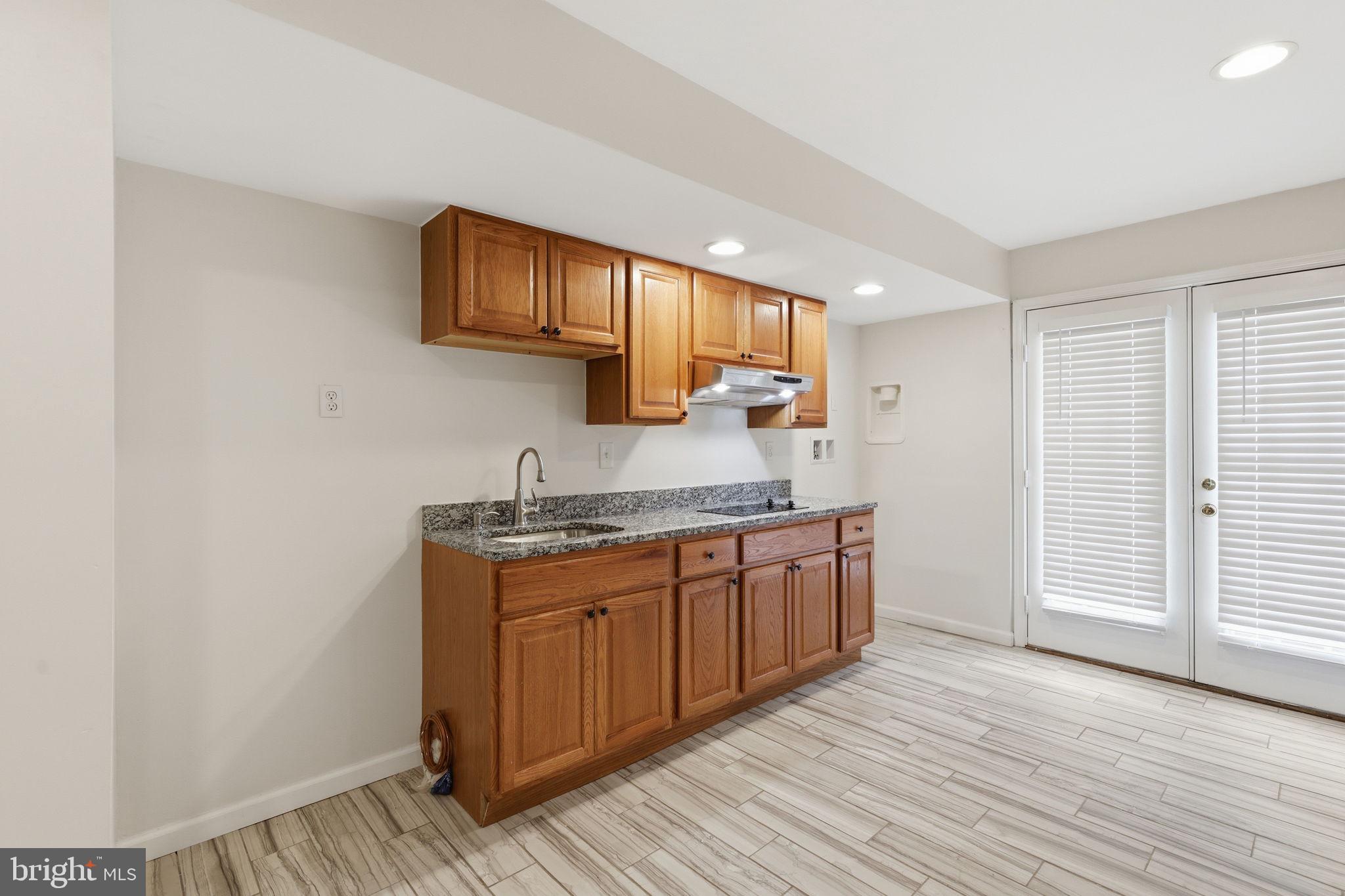 18426 Rim Rock Circle Leesburg, VA 20176 - Photo 45 of 60 Charming kitchen with modern finishes.