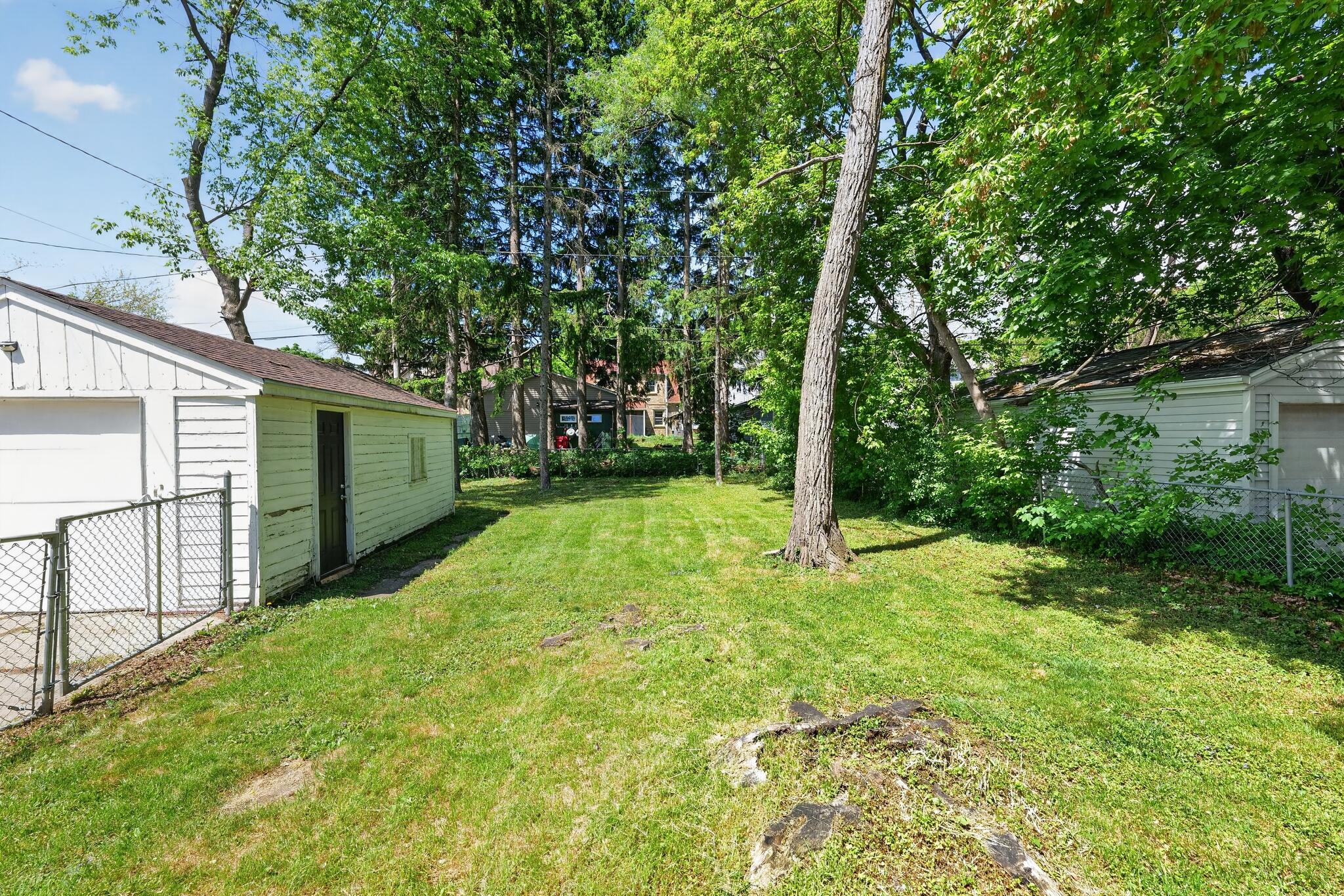 5823 North 36th Street Milwaukee, WI 53209 - Photo 7 of 31 08_5823_N_36th_St-Exterior-9973
