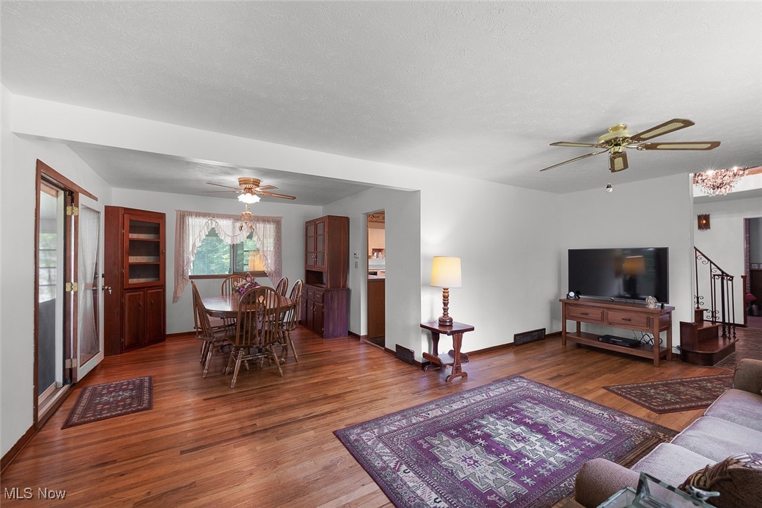 8735 Cedar Road Chesterland, OH 44026 - Photo 7 of 36 Gallery Image 7