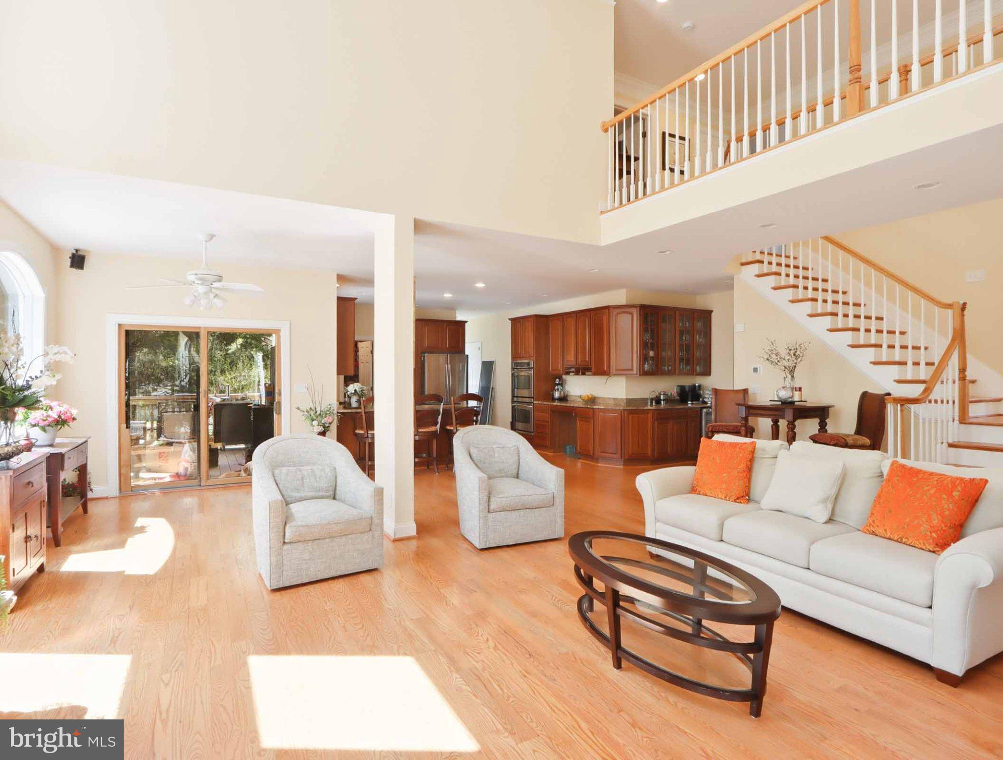 311 Riverdale Road Severna Park, MD 21146 - Photo 18 of 65 Spacious living area with natural light.