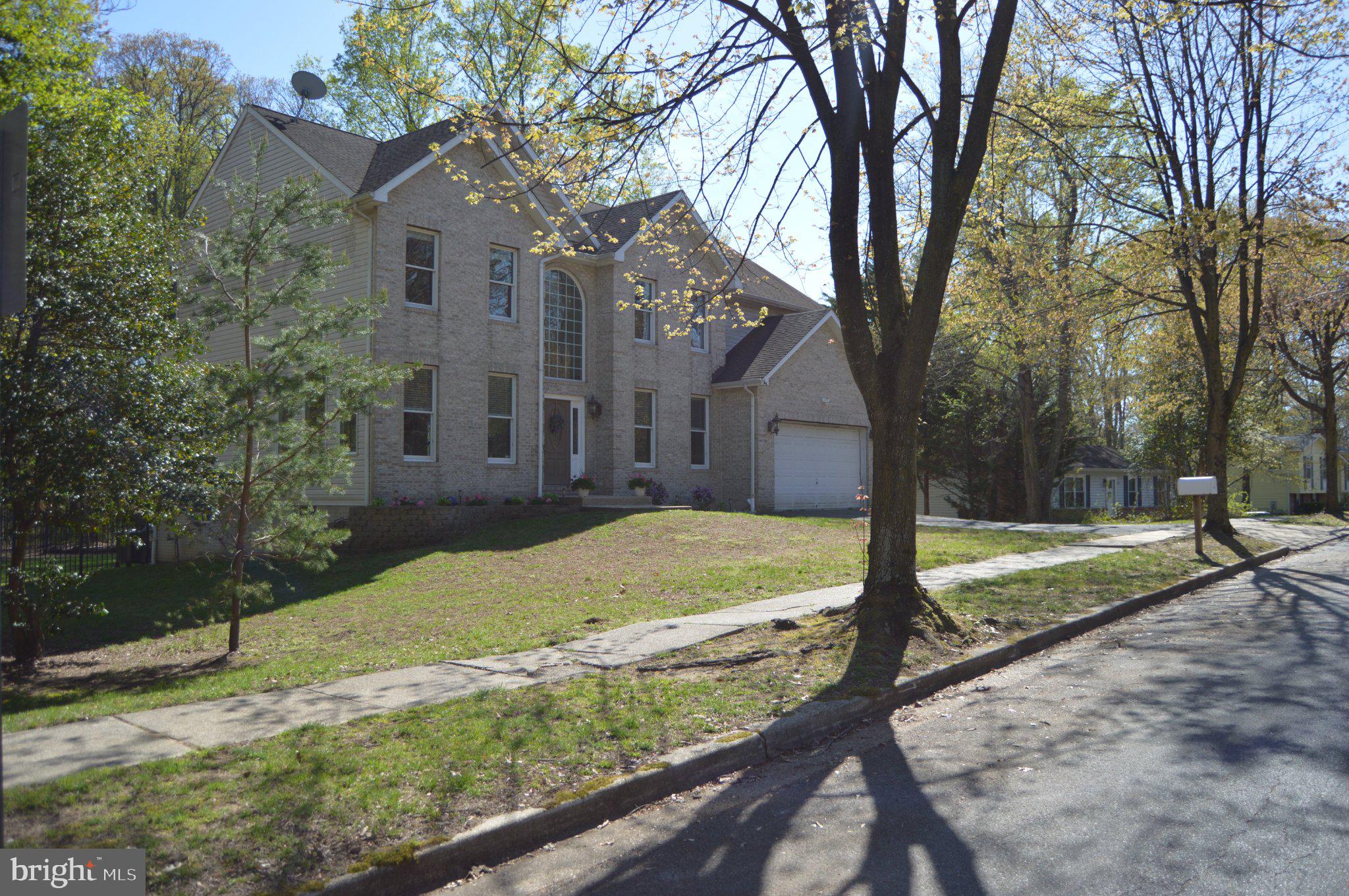 311 Riverdale Road Severna Park, MD 21146 - Photo 3 of 65 Spacious home in a serene setting.