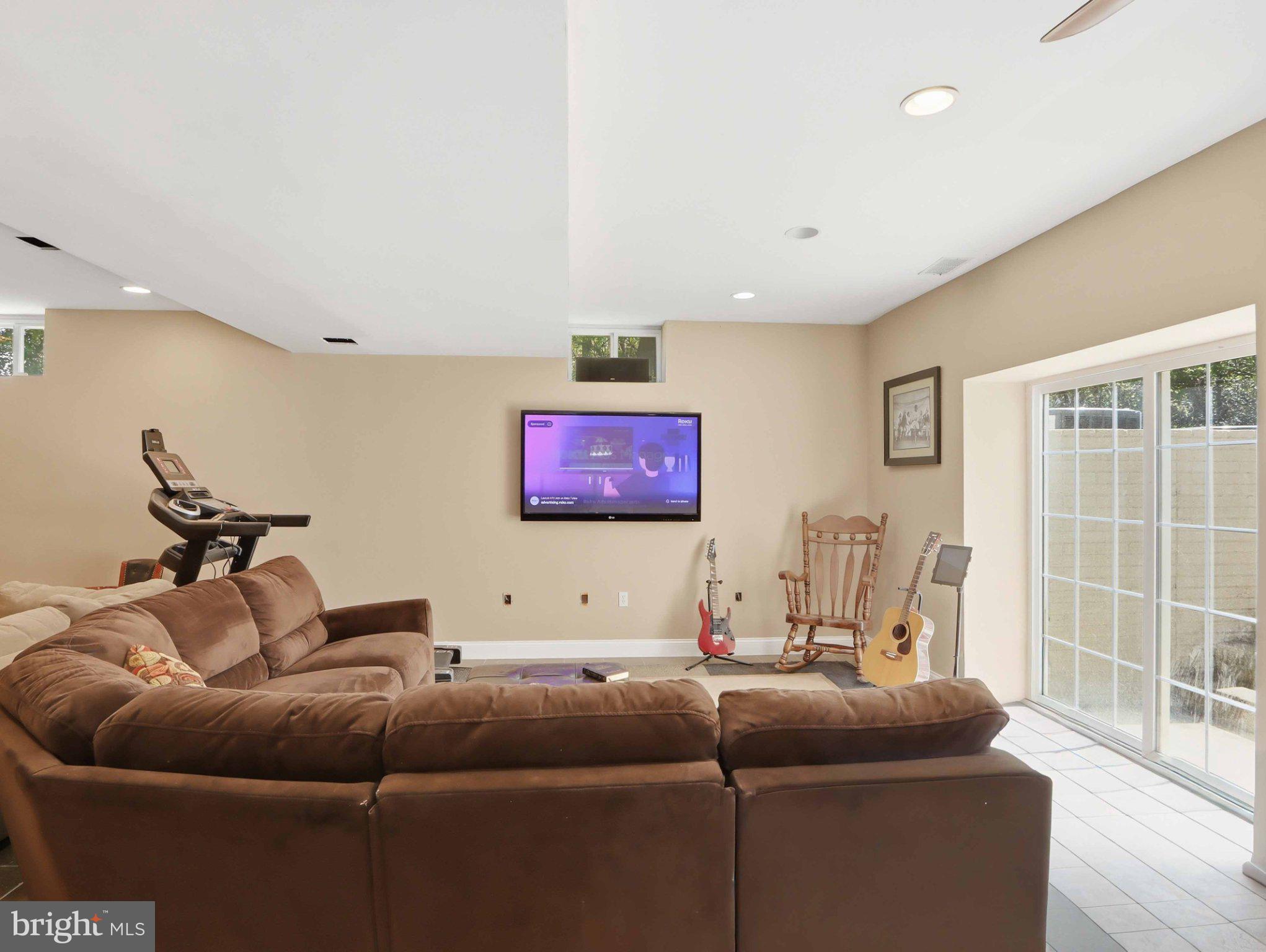 311 Riverdale Road Severna Park, MD 21146 - Photo 50 of 65 Spacious retreat with natural light.