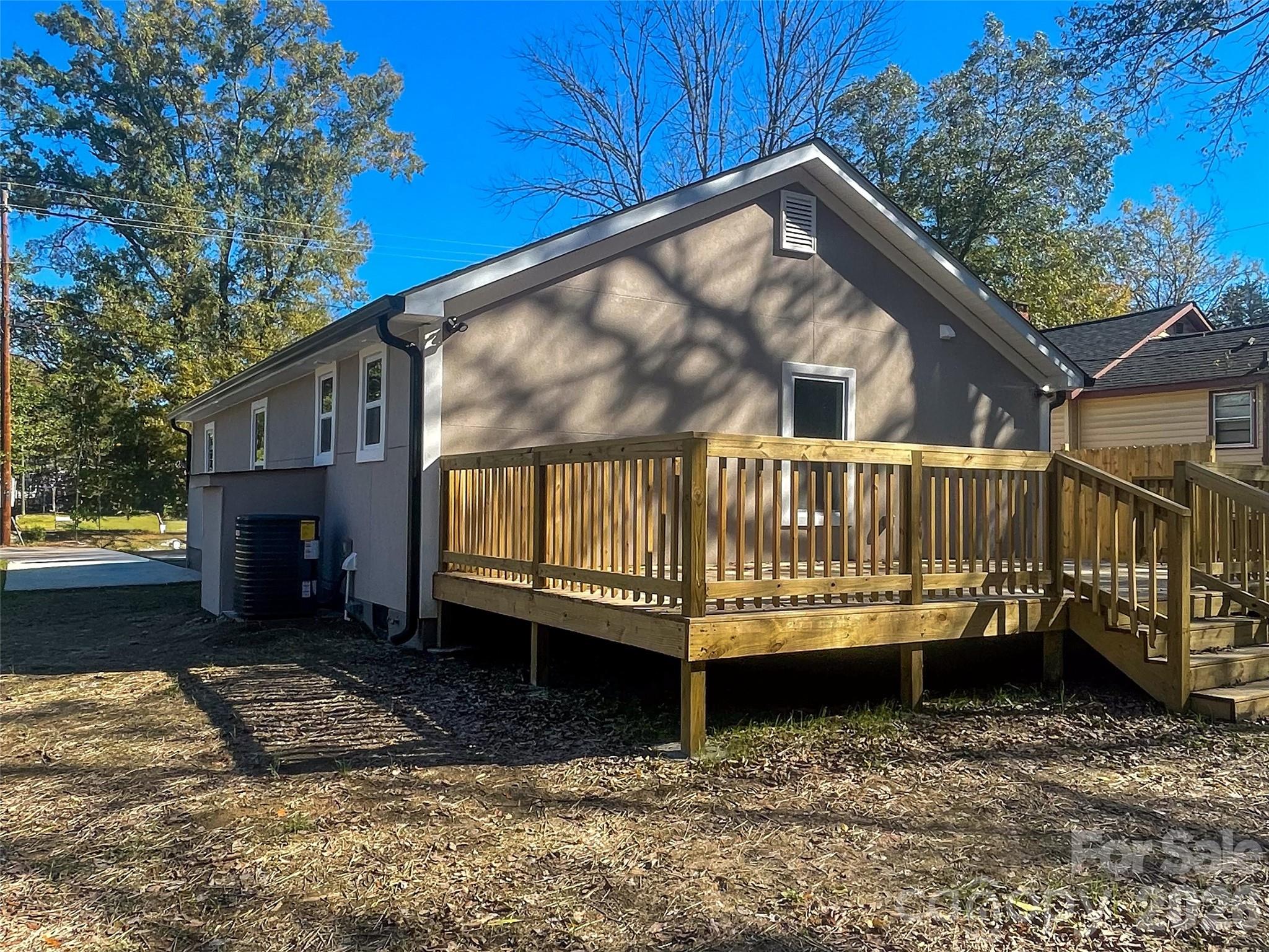 433 Clinton Avenue Lancaster, SC 29720 - Photo 4 of 28