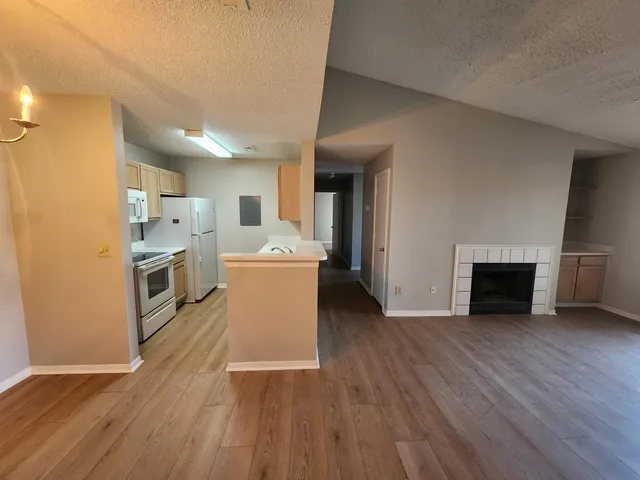 $2,000 | 2011 North Highway 17, Unit 2000I, Mount Pleasant, SC 29466