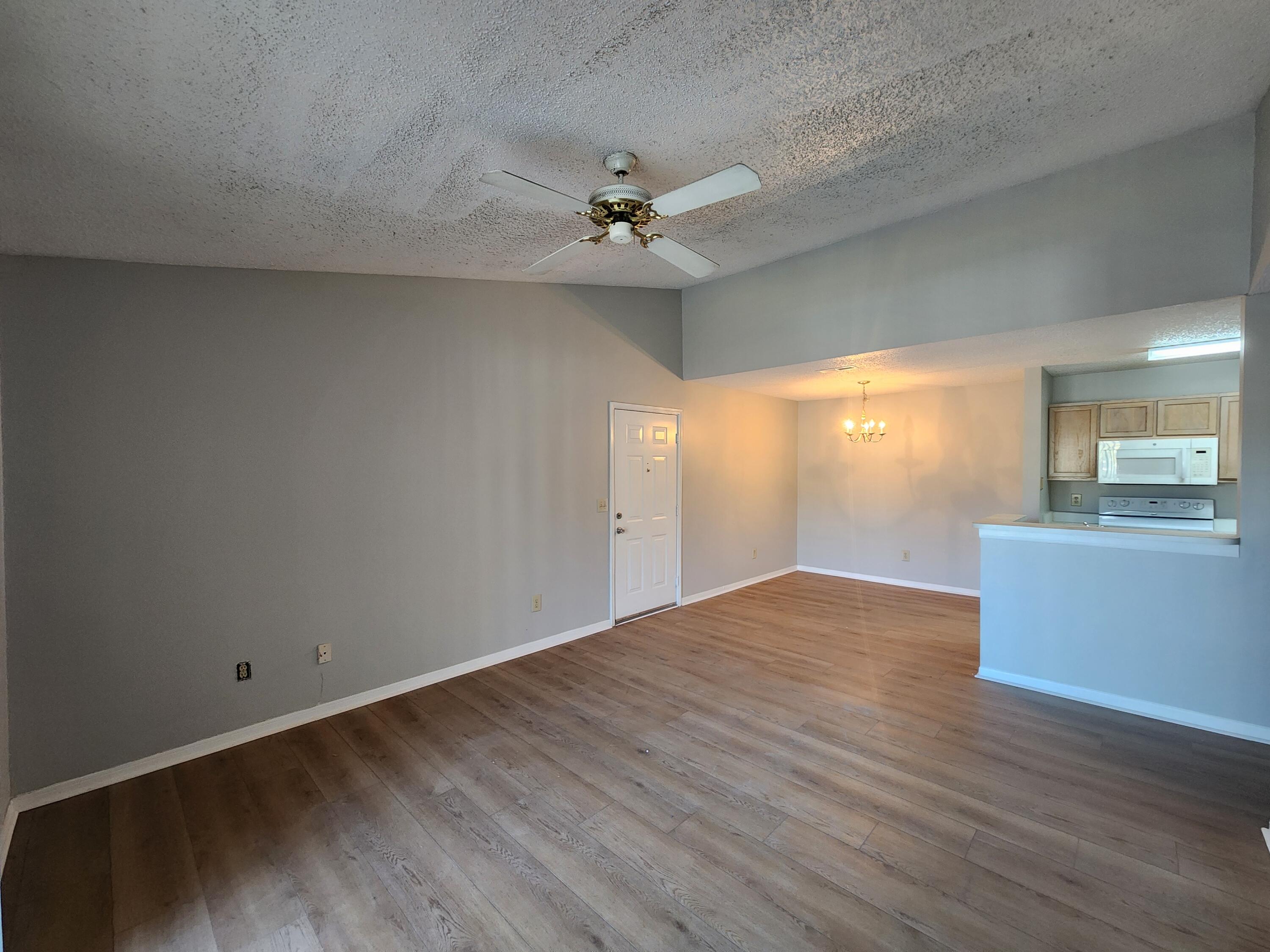 2011 North Highway 17, Unit 2000I Mount Pleasant, SC 29466 - Photo 4 of 18 20251219_131042