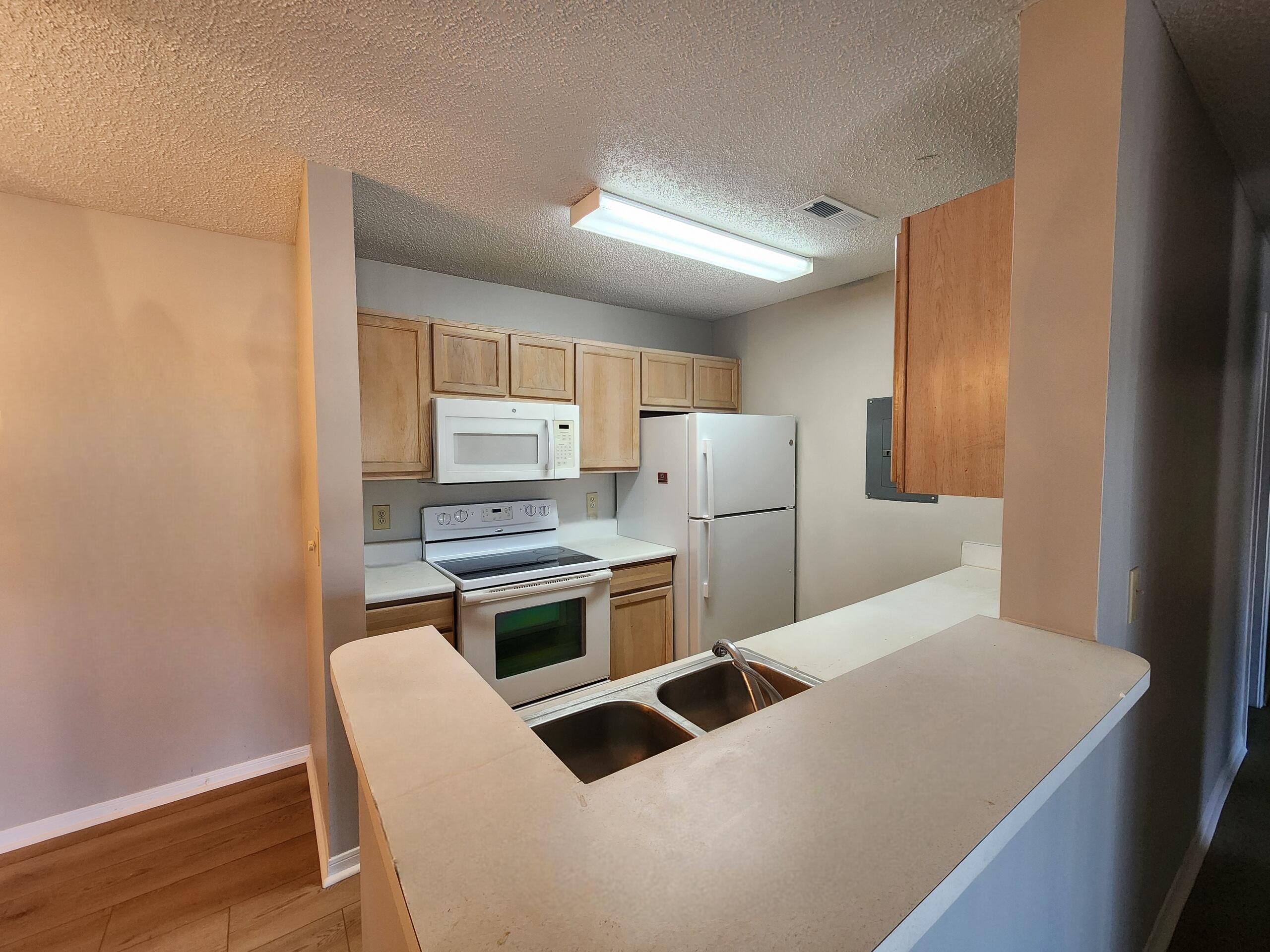 2011 North Highway 17, Unit 2000I Mount Pleasant, SC 29466 - Photo 5 of 18 1000046098