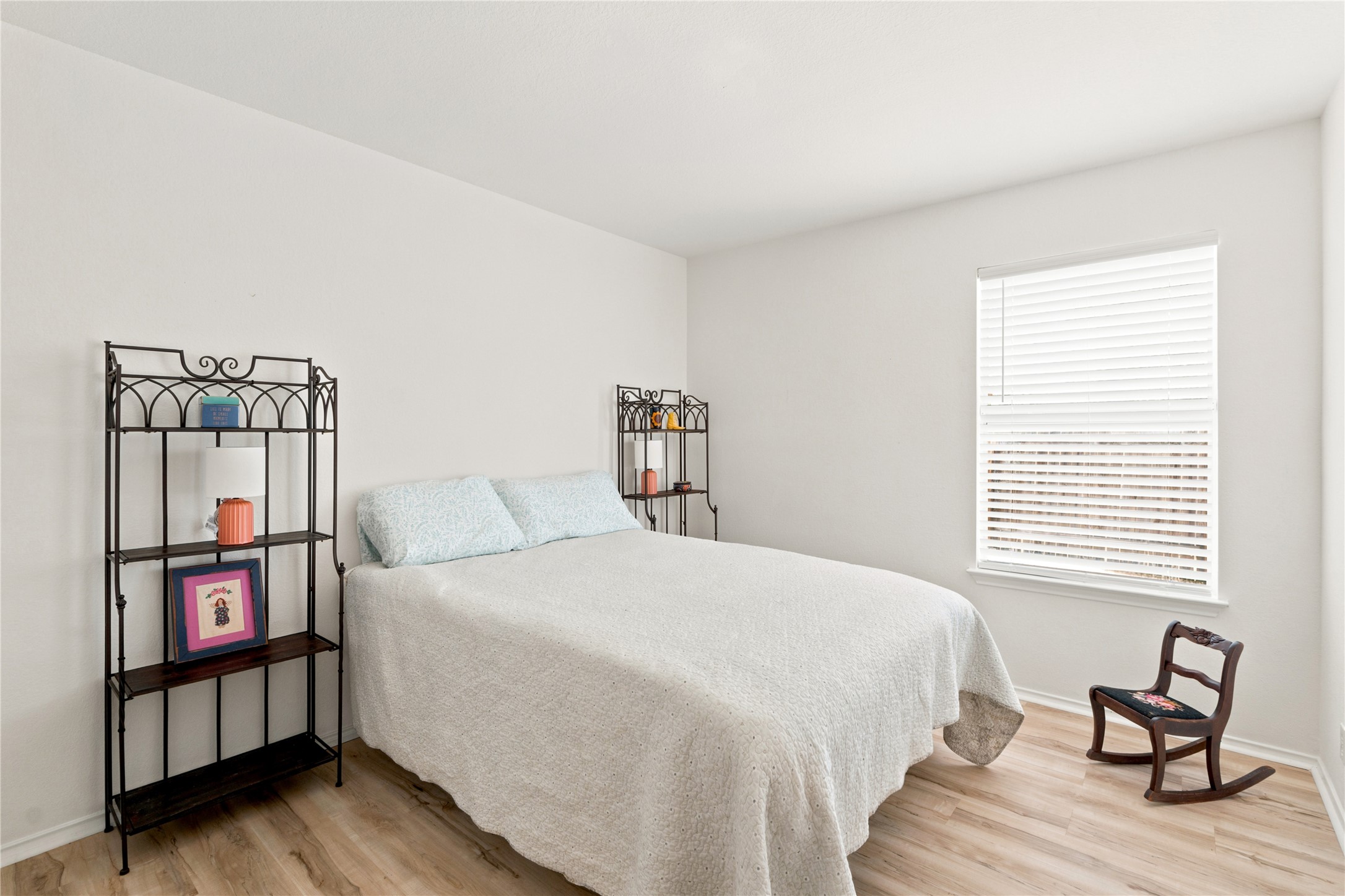 405 Fairfield Loop Leander, TX 78641 - Photo 21 of 40 Secondary bedroom