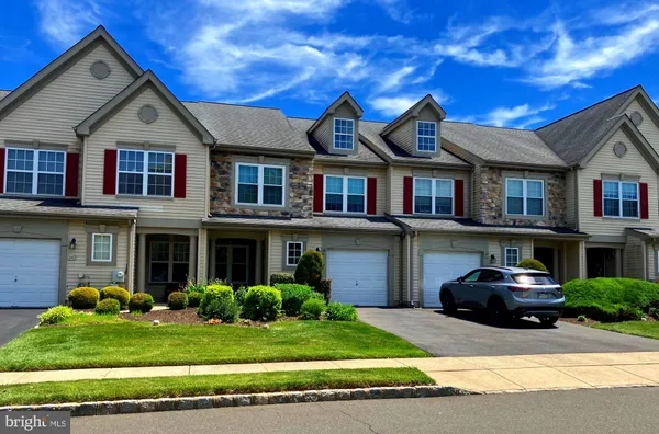 $559,900 | 204 Carrington Court, Warminster, PA 18974