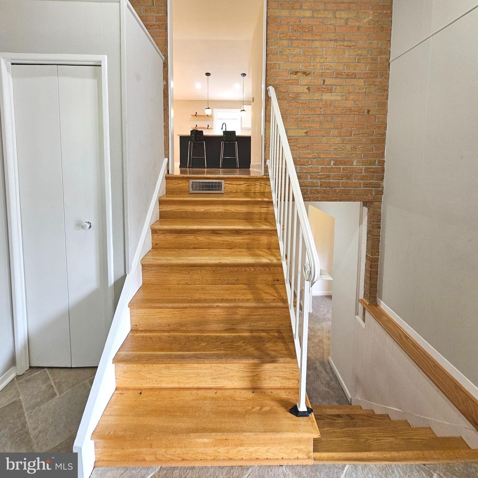 2512 Culpeper Road Alexandria, VA 22308 - Photo 5 of 36 Foyer- Stairs Up to Main Level