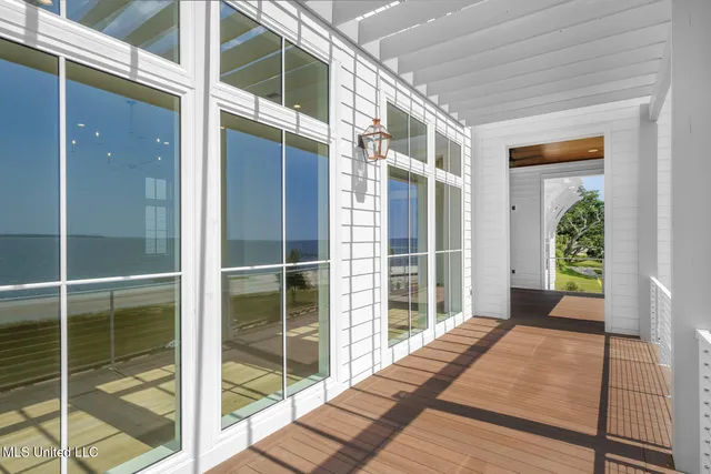 $1,595,600 | 106 South Bch Drive, Ocean Springs, MS 39564