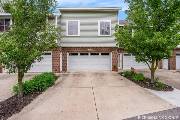 $285,000 | 310 NE Crossing, Holland, MI 49423