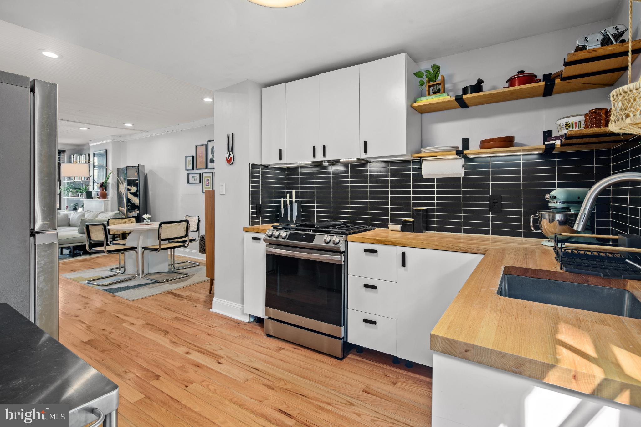 2012 McClellan Street Philadelphia, PA 19145 - Photo 6 of 17 Modern design
