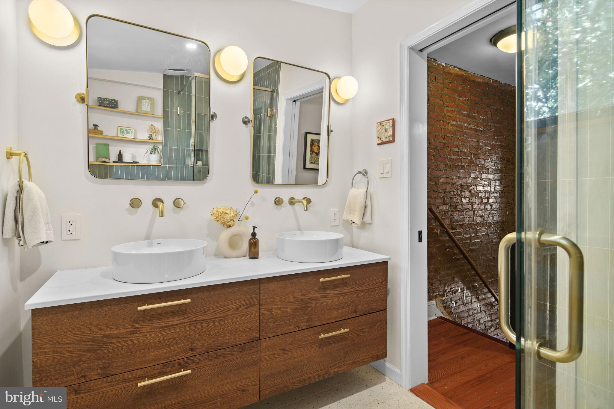 2012 McClellan Street Philadelphia, PA 19145 - Photo 7 of 17 Dual vanity