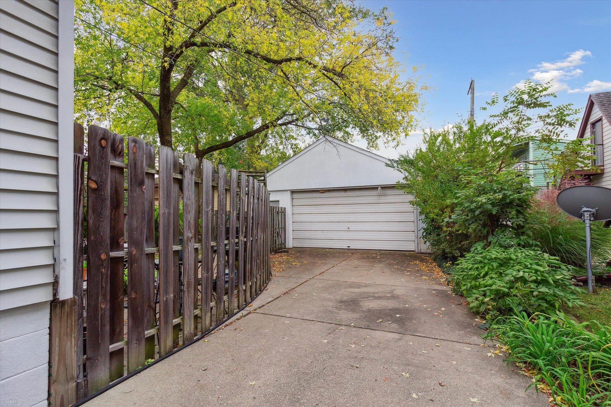 1440 Ruffner Avenue Birmingham, MI 48009 - Photo 44 of 47 50125619-43.JPG