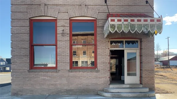 $109,000 | 301 West Main Street, Almira, WA 99103