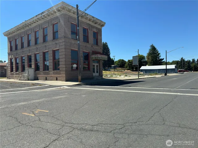 $109,000 | 301 West Main Street, Almira, WA 99103