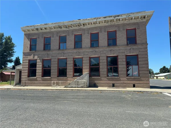 $109,000 | 301 West Main Street, Almira, WA 99103