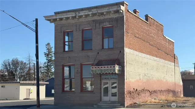 $109,000 | 301 West Main Street, Almira, WA 99103