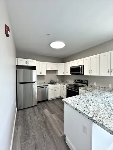 $1,700 | 530 Chestnut Street, Unit 12, Manchester, NH 03101