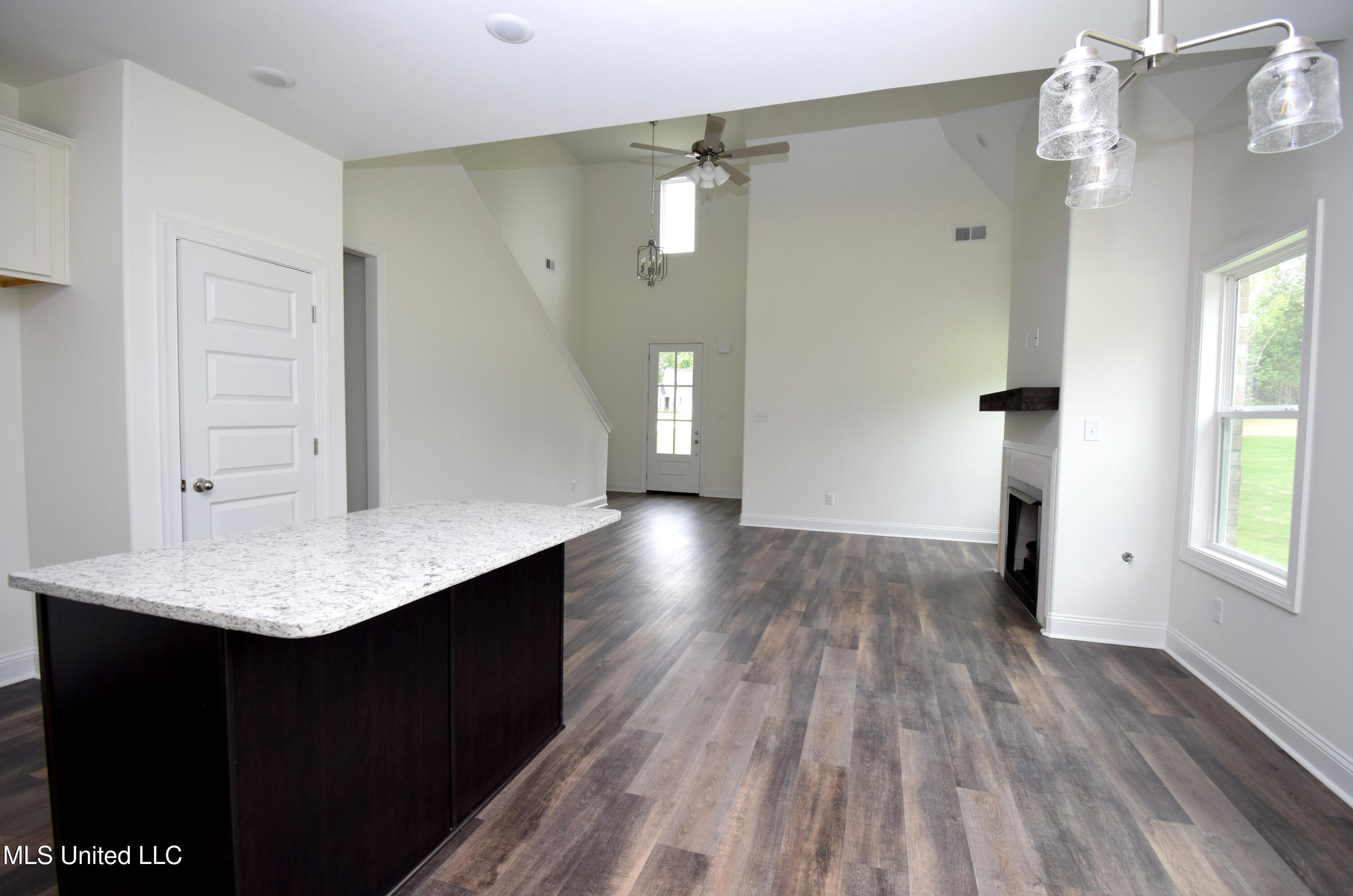 117 Centerline Roper Loop Byhalia, MS 38611 - Photo 8 of 20 Centerline Roper Loop 117 - kit den