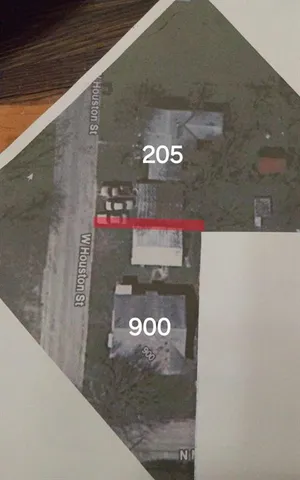 a sign that is on the wall of a building