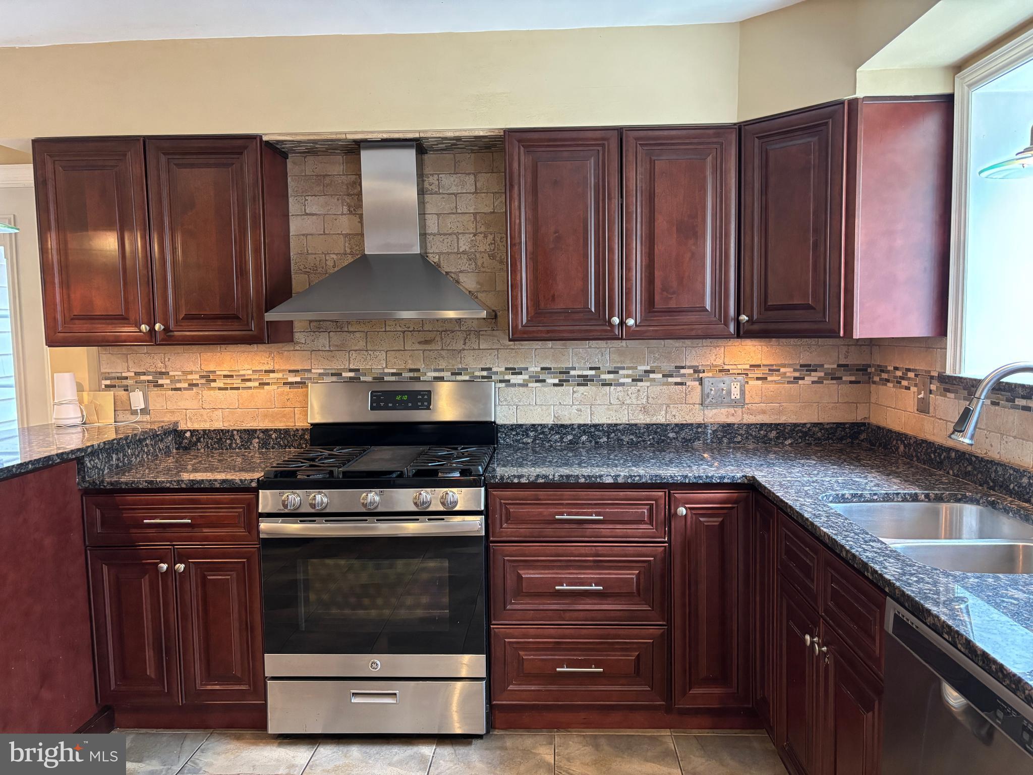 3913 Parsons Road Chevy Chase, MD 20815 - Photo 26 of 43 Stainless Steel Appliances