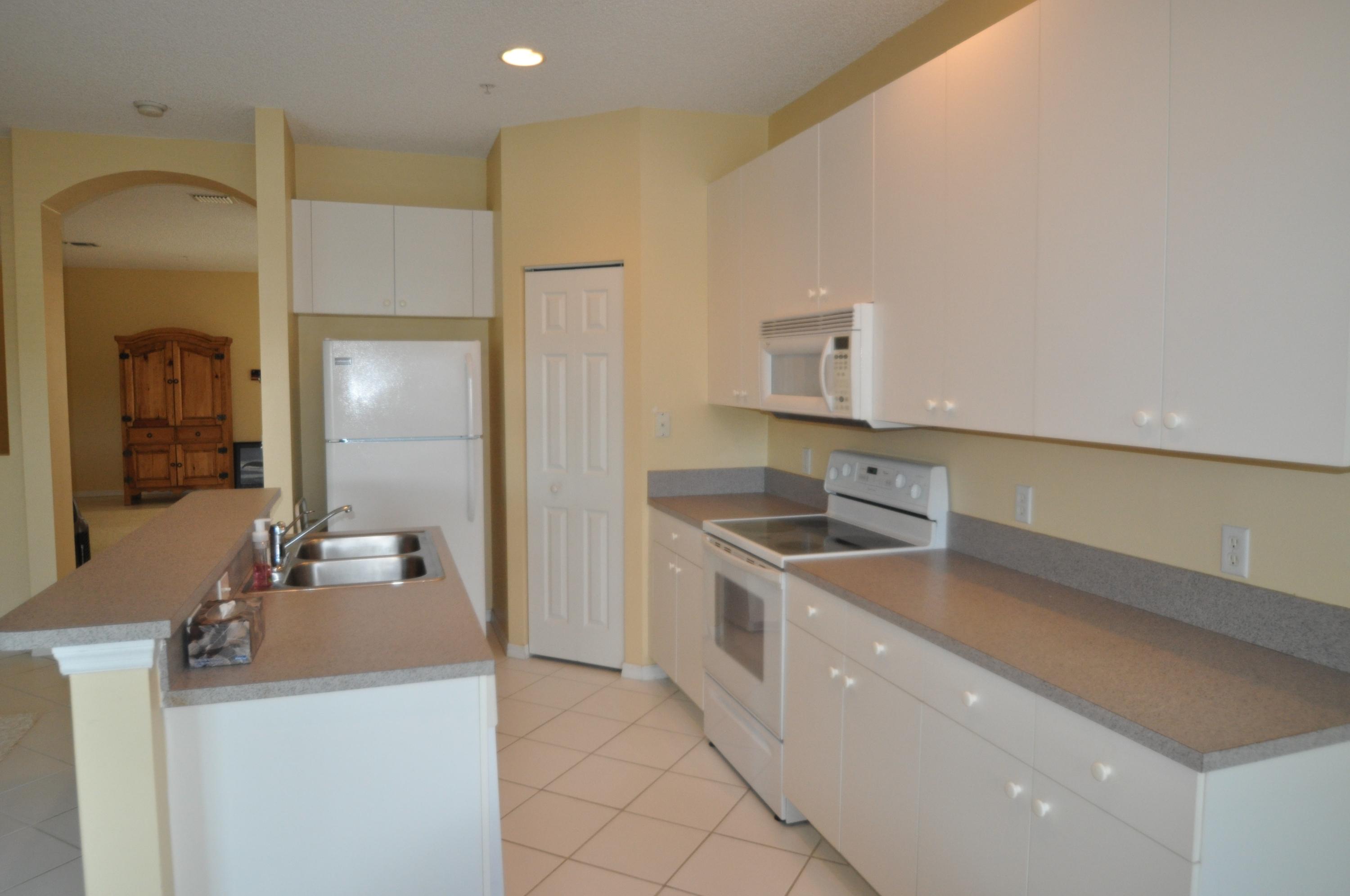 117 Lighthouse Circle, Unit G Tequesta, FL 33469 - Photo 12 of 26 kitchen