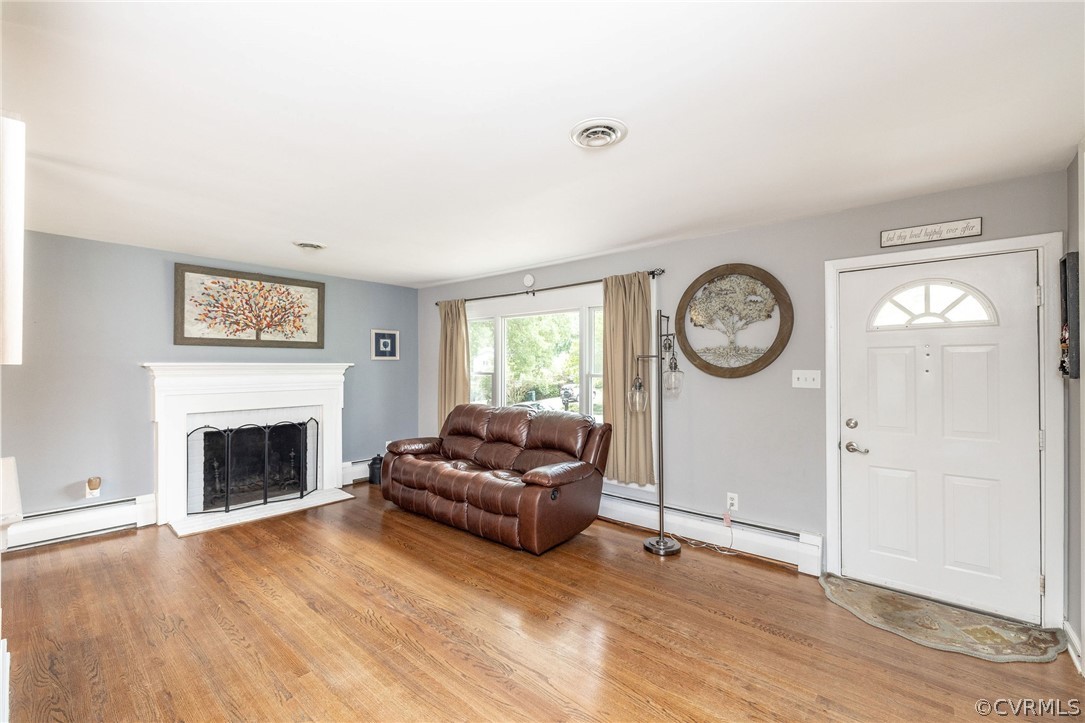 8006 Dobbin Road Henrico, VA 23229 - Photo 3 of 37 Gallery Image 3