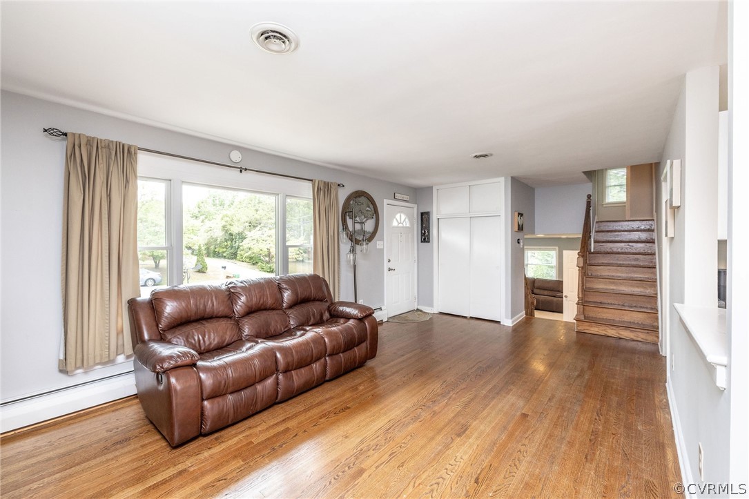 8006 Dobbin Road Henrico, VA 23229 - Photo 4 of 37 Gallery Image 4
