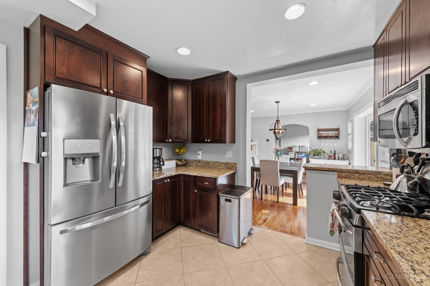 2722 Ridgewood Avenue Cincinnati, OH 45213 - Photo 23 of 53
