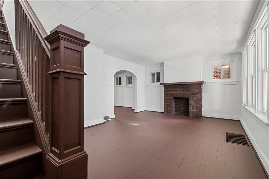 106 Shingiss Street McKees Rocks, PA 15136 - Photo 3 of 44