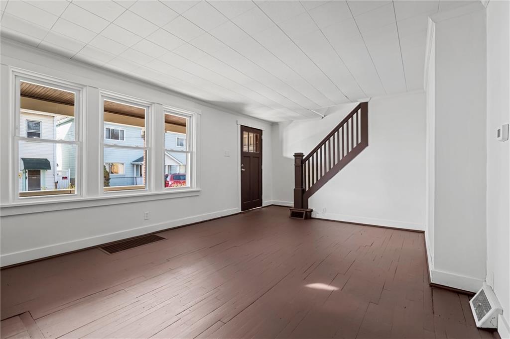 106 Shingiss Street McKees Rocks, PA 15136 - Photo 4 of 44