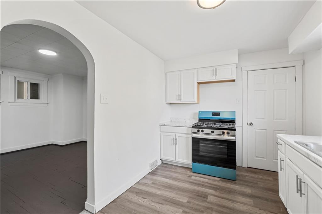 106 Shingiss Street McKees Rocks, PA 15136 - Photo 10 of 44