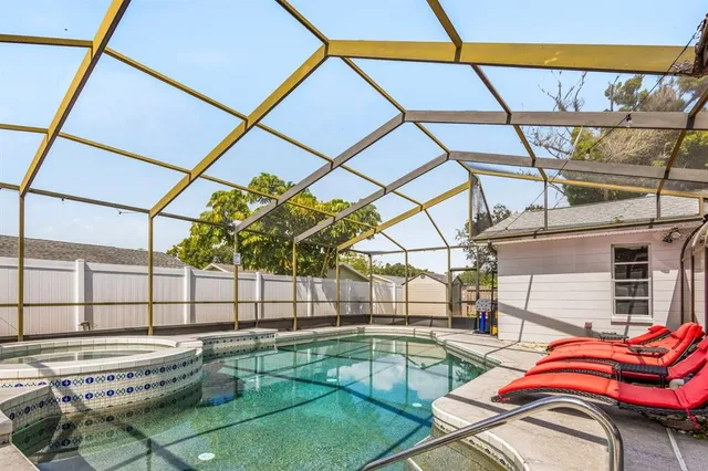 $680,000 | 12110 93rd Way North, Largo, FL 33773