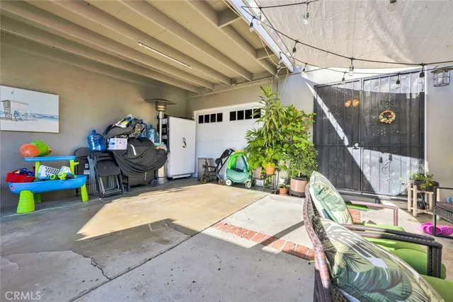 a view of yard with seating area